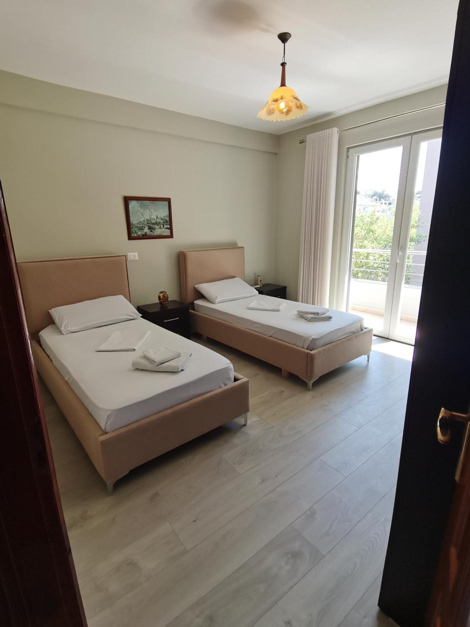 Leatis Apartment Durres Ngoại thất bức ảnh